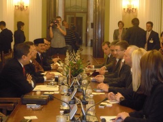 5 November 2012 National Assembly Speaker in meeting with the delegation of the lower house of the Indonesian Parliament